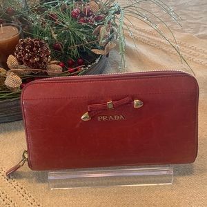 💥SALE💥 Prada BowTie  Zip Around Wallet